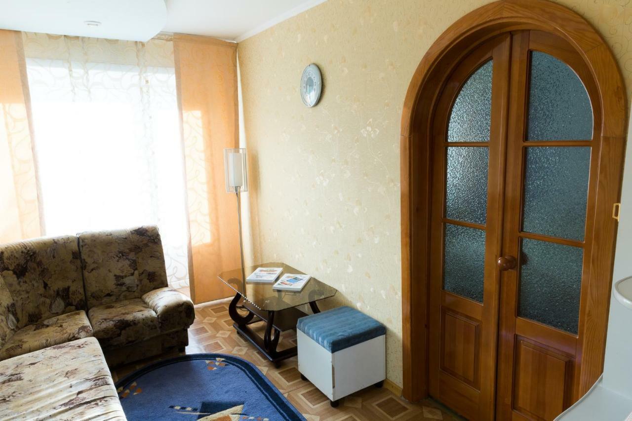 Tourist Hotel Ustʼ-Kamenogorsk Esterno foto
