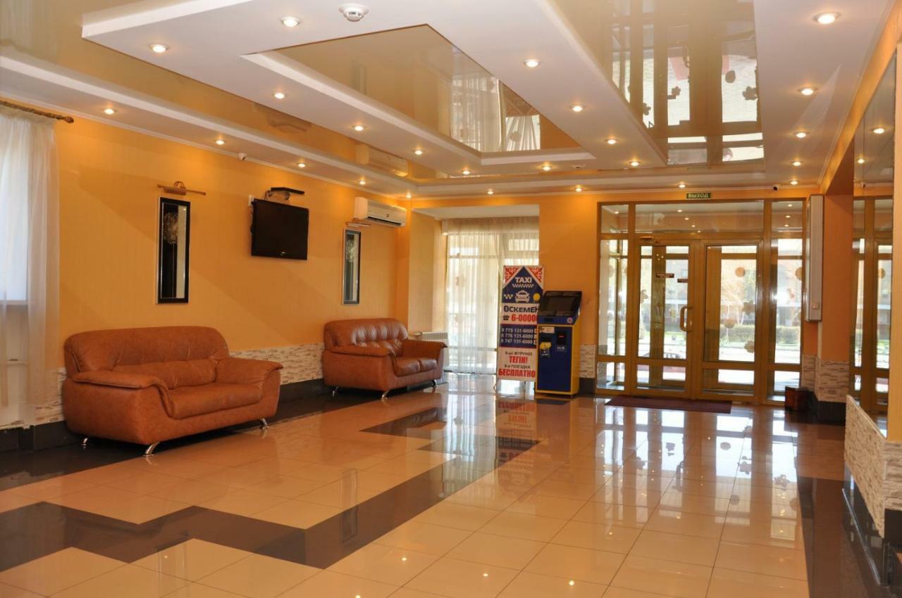 Tourist Hotel Ustʼ-Kamenogorsk Esterno foto
